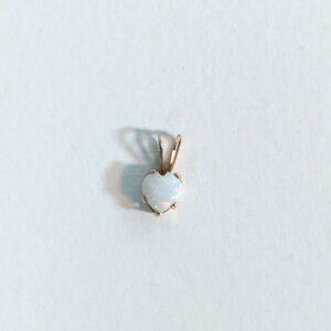 10K Yellow Gold Opal Gemstone Heart Shaped Mini Pendant Jewelry Necklace Stamped